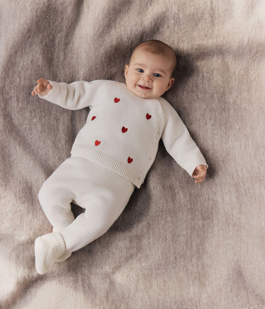 Ensemble 2 pièces bébé en tricot et cœurs brodés
