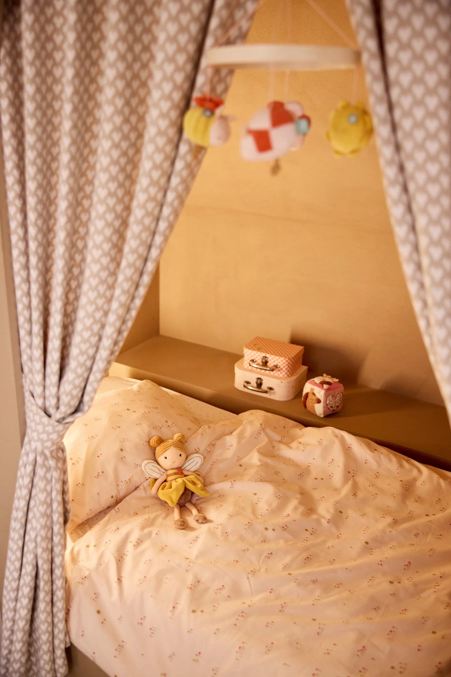 Peluche Doll Bee Lily