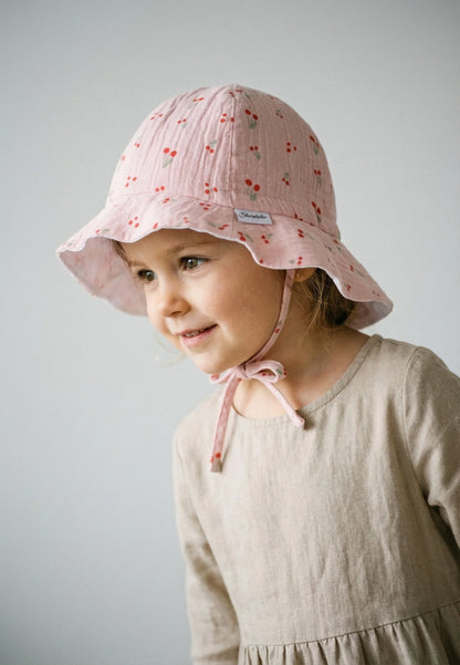 Chapeau avec protection nuque motif Cerise