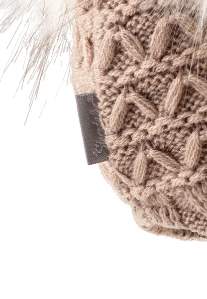 Bonnet tricoté avec deux pompons