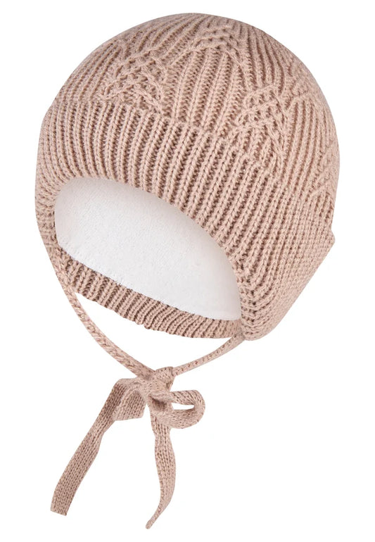 Bonnet tricoté avec lien