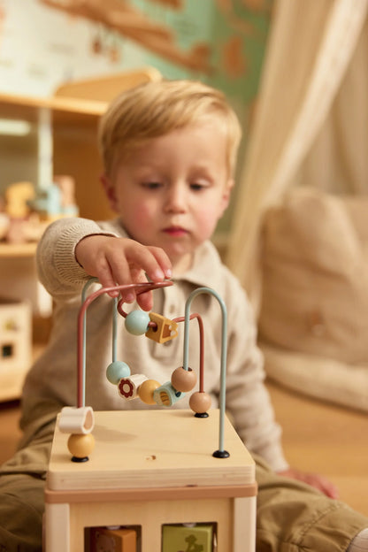 Cube d'activités en bois
