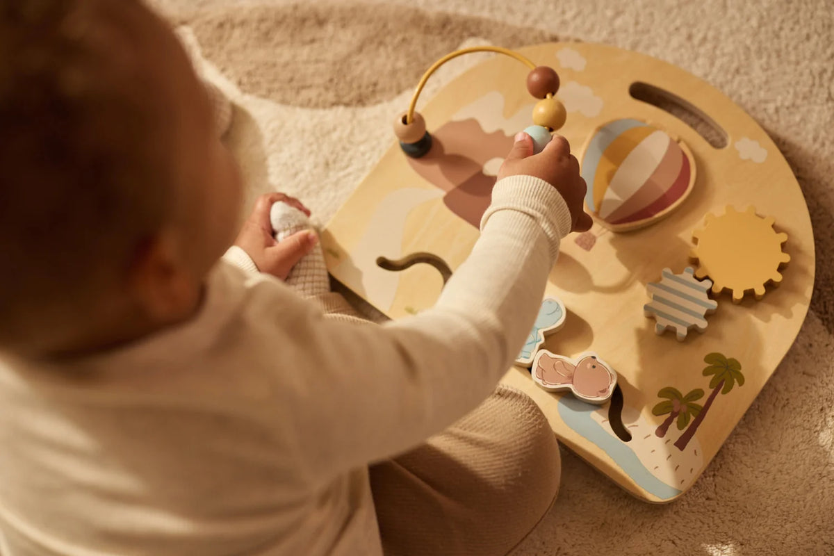 Planche d'activités en bois