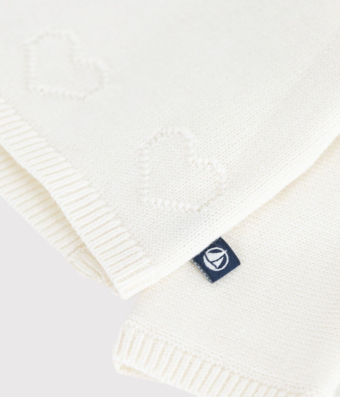 Brassière bébé cache-cœur en tricot
