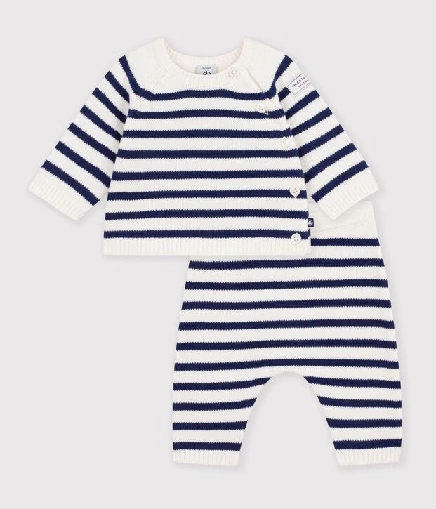 Ensemble bébé en tricot