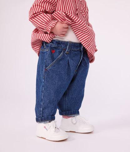 Pantalon en denim et broderie coeur