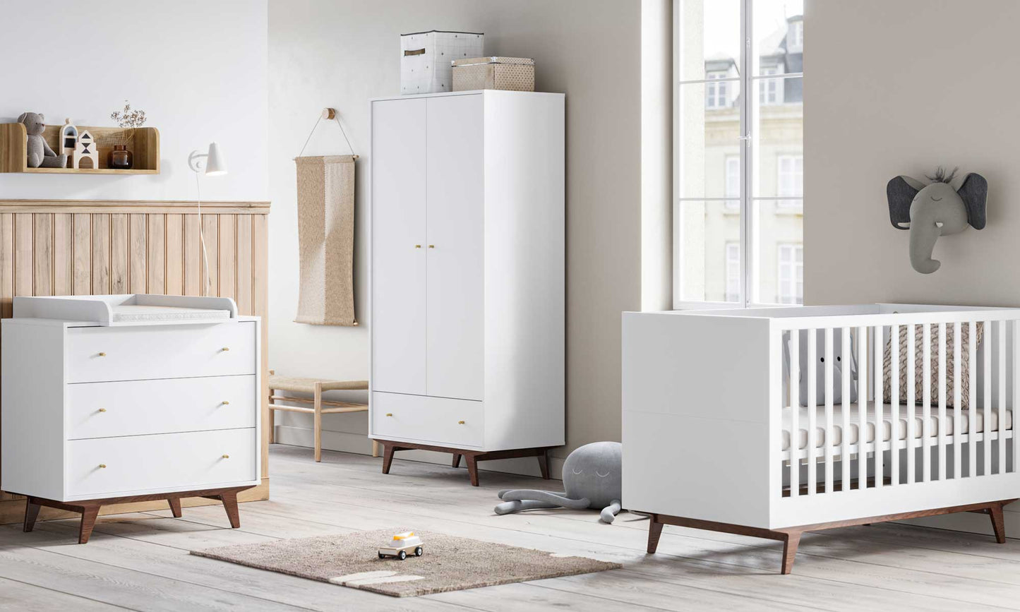 Chambre MID 2 - Blanc / Noix : Lit 70x140 + commode + plan à langer + armoire