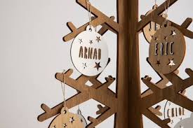 Boule de Noël personnalisable en bois blanc Vintiun