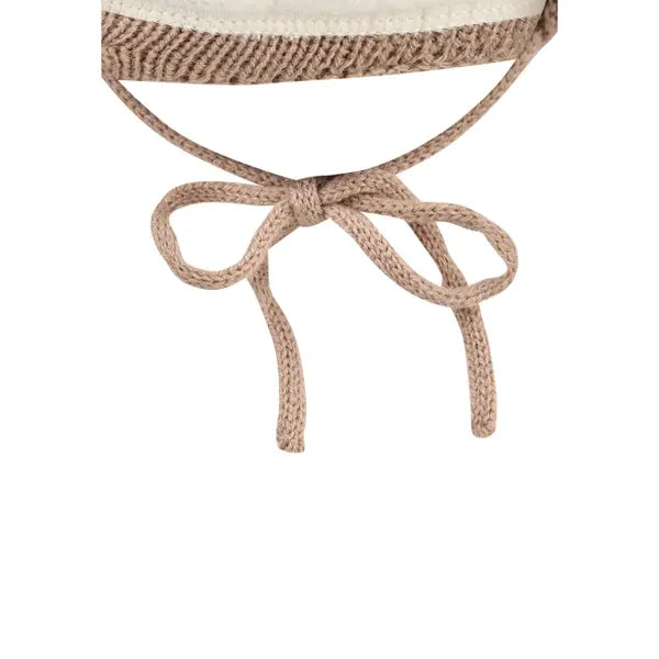 Bonnet tricoté avec motif d'ourson